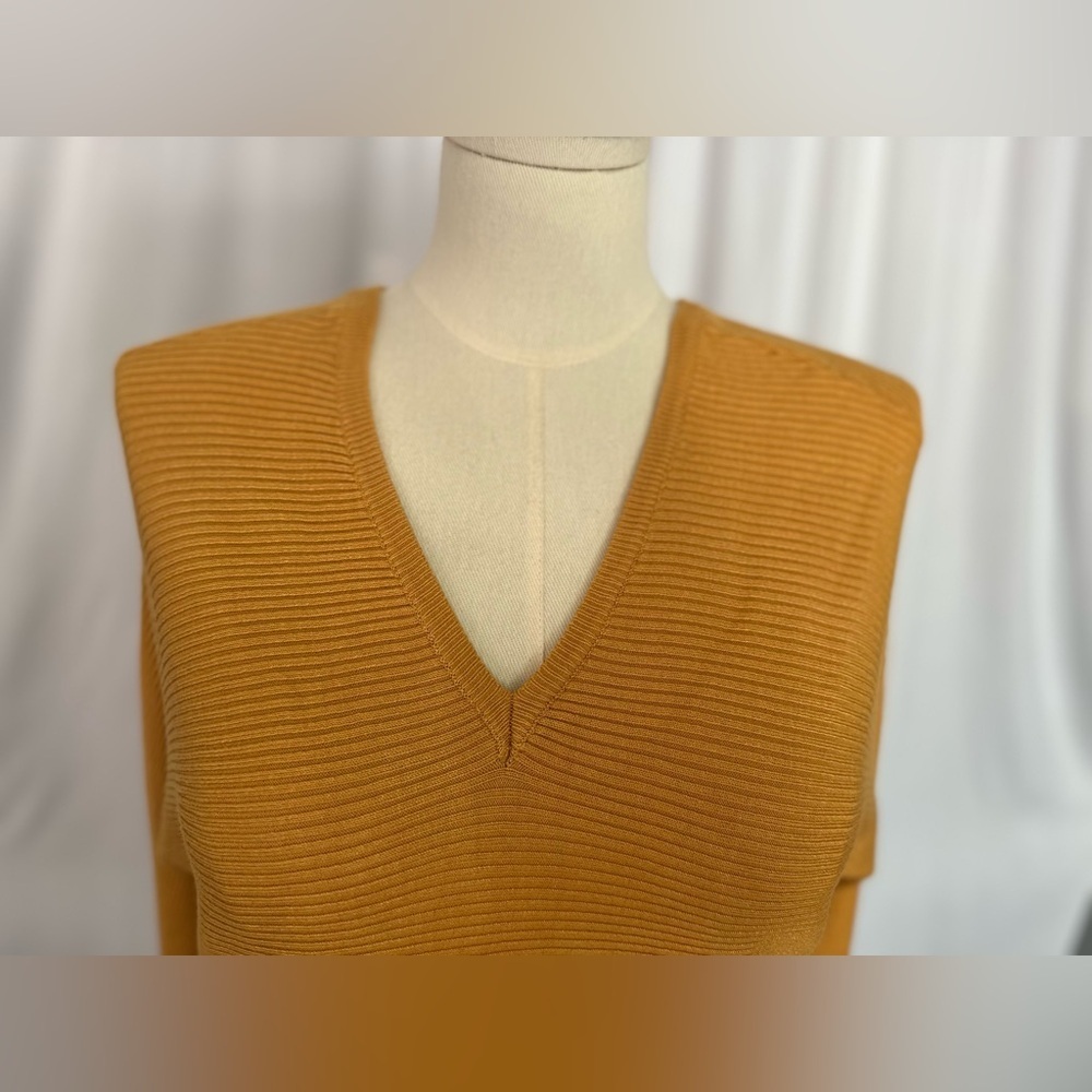 Tribekka 44 Mustard Ribbed V-Neck Sweater Lace-Up Sleeve Detail Size L(1243) - Picture 8 of 14